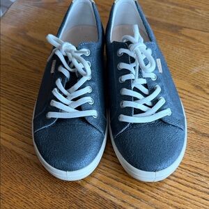 Ecco Soft Seven Leather Sneakers size 8 Eur 40